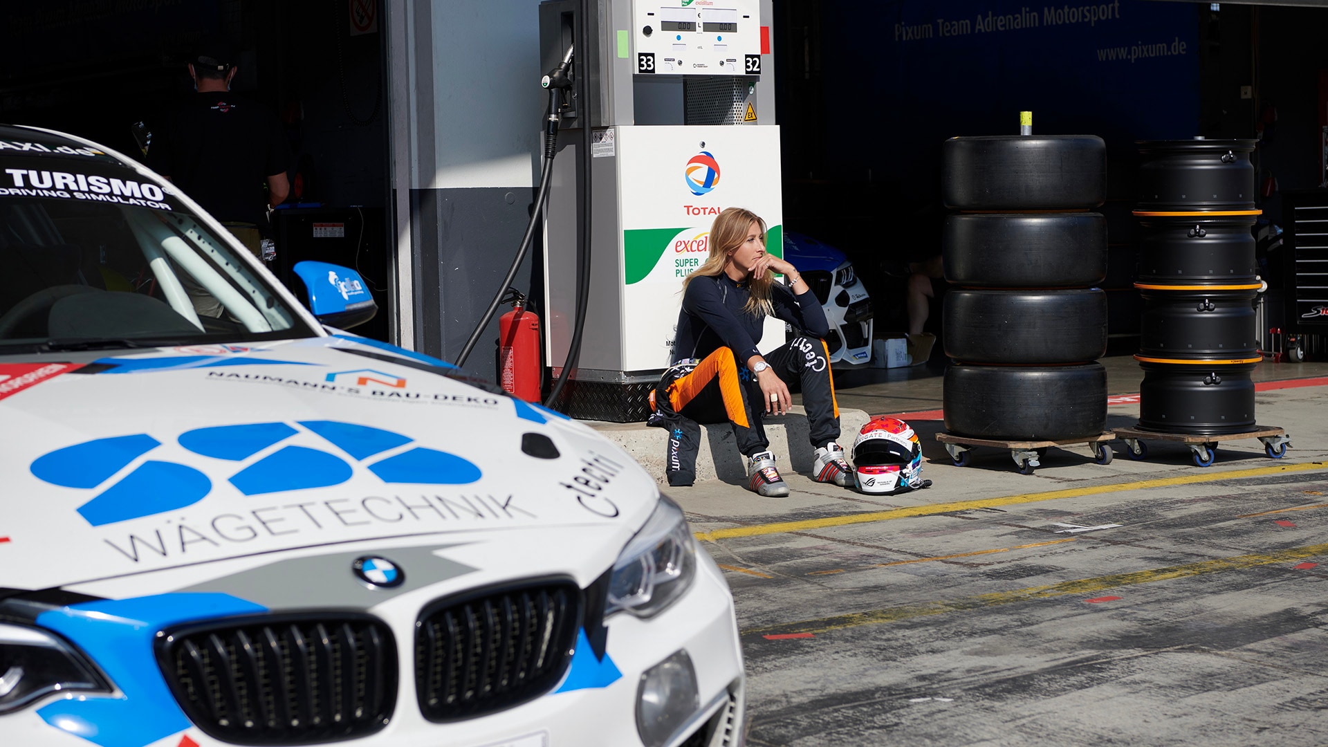 Charlie Martin Diversidad LGTB mujer transgenero piloto de carreras circuito nurburgring 