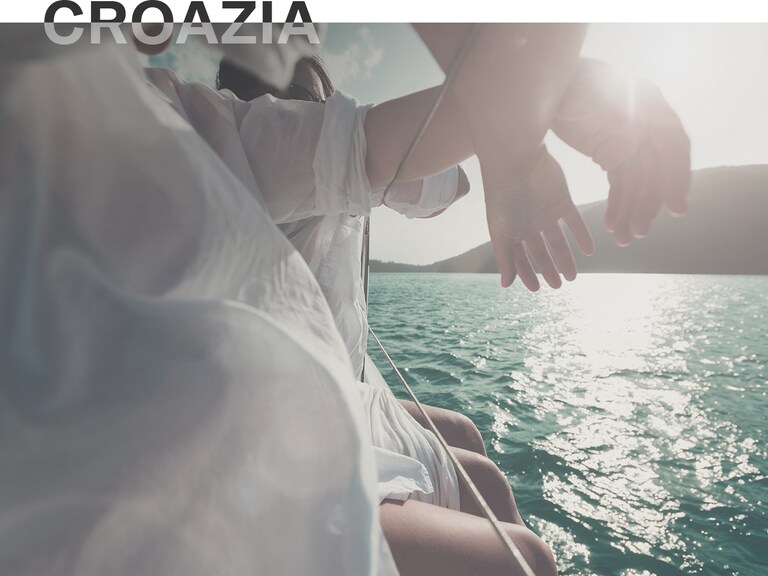 Vacanza di famiglia su una barca in Croazia