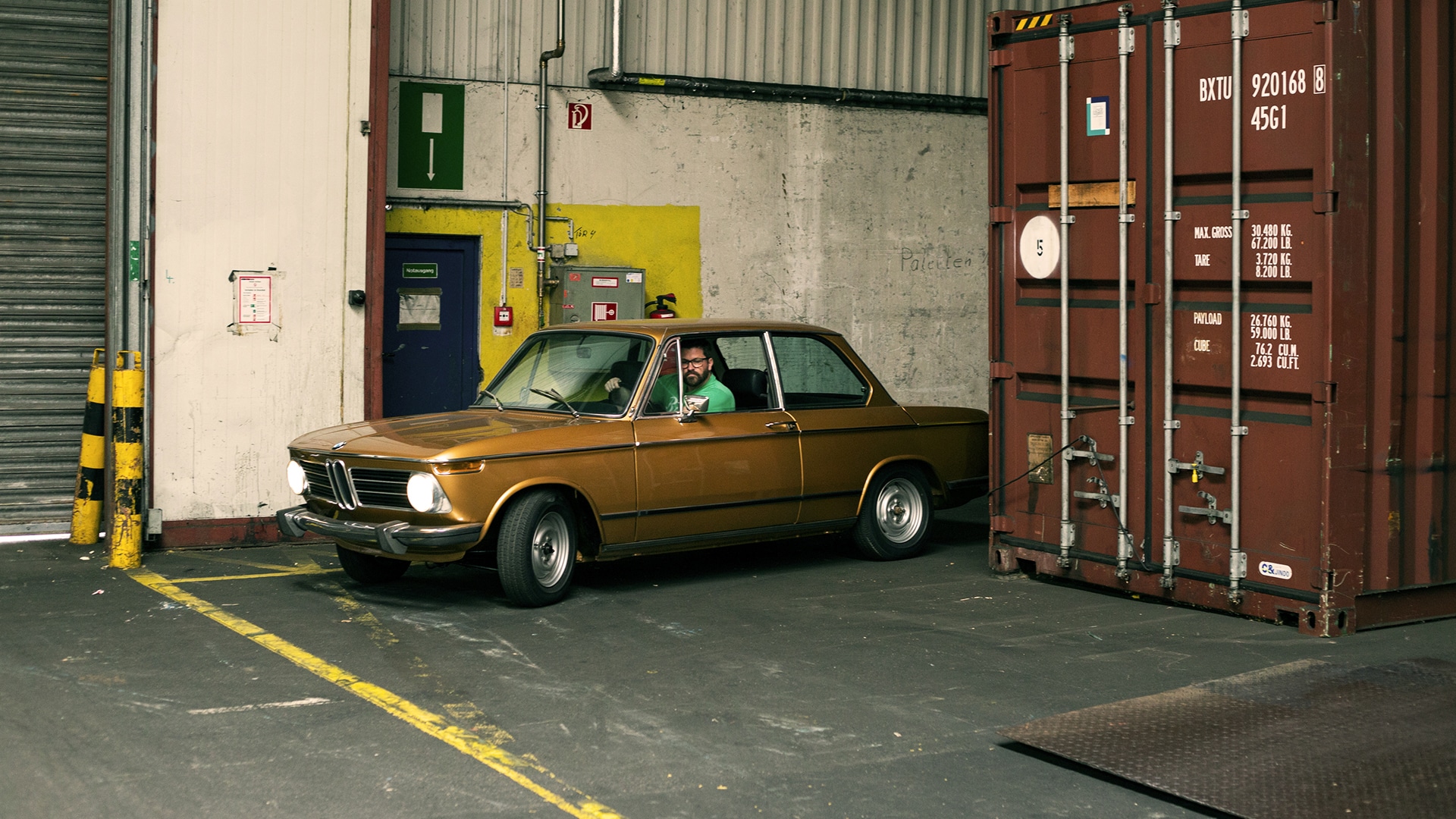 BMW 2002：中東で発見された黄金の宝