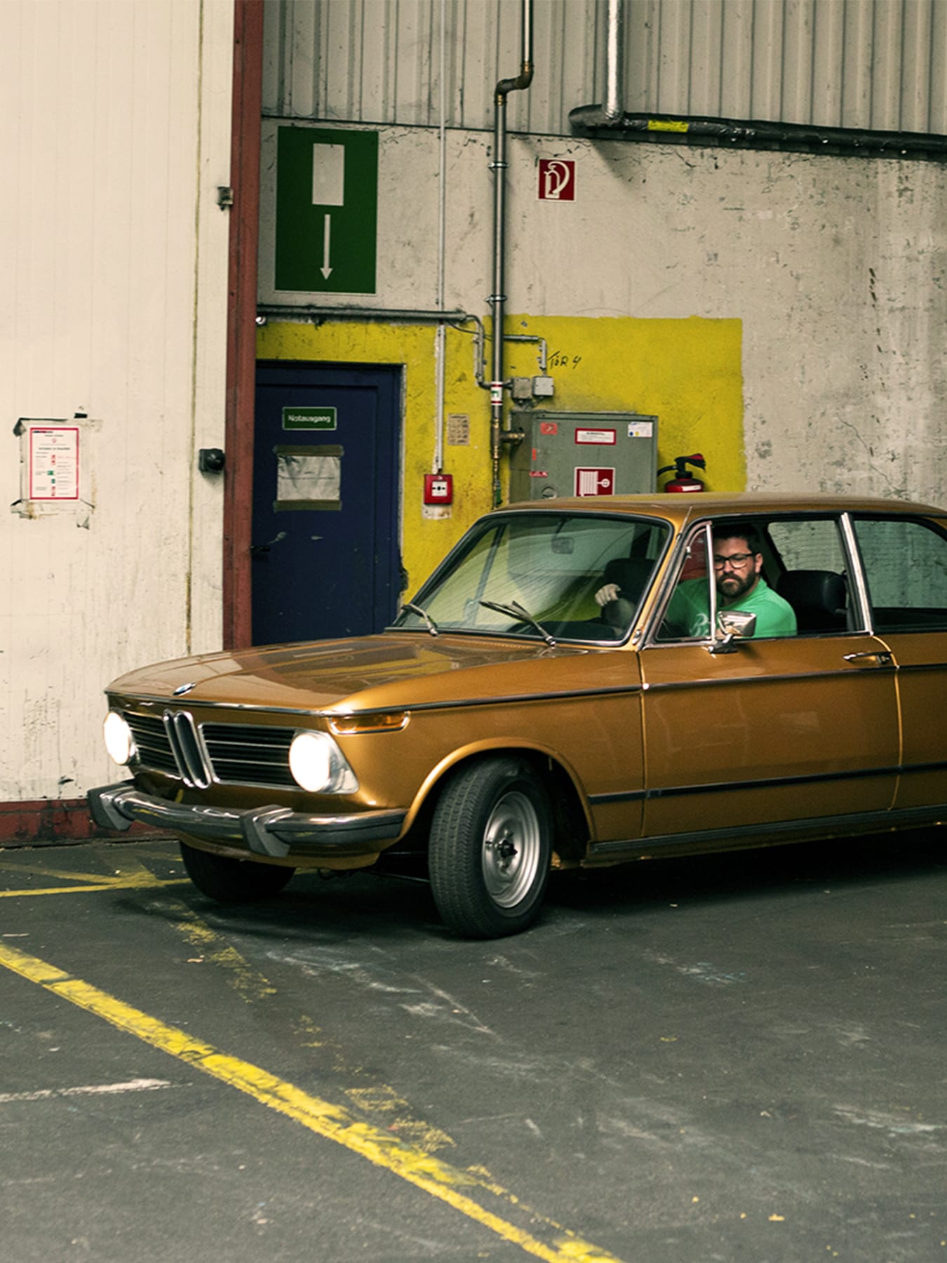 BMW 2002: A golden treasure from the Orient