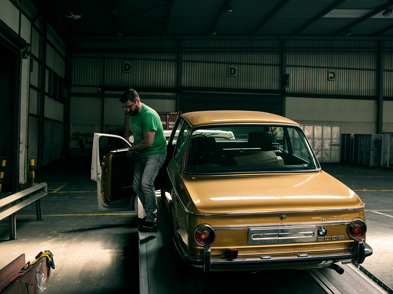 Bmw 2002 A Gold Treasure From The Orient
