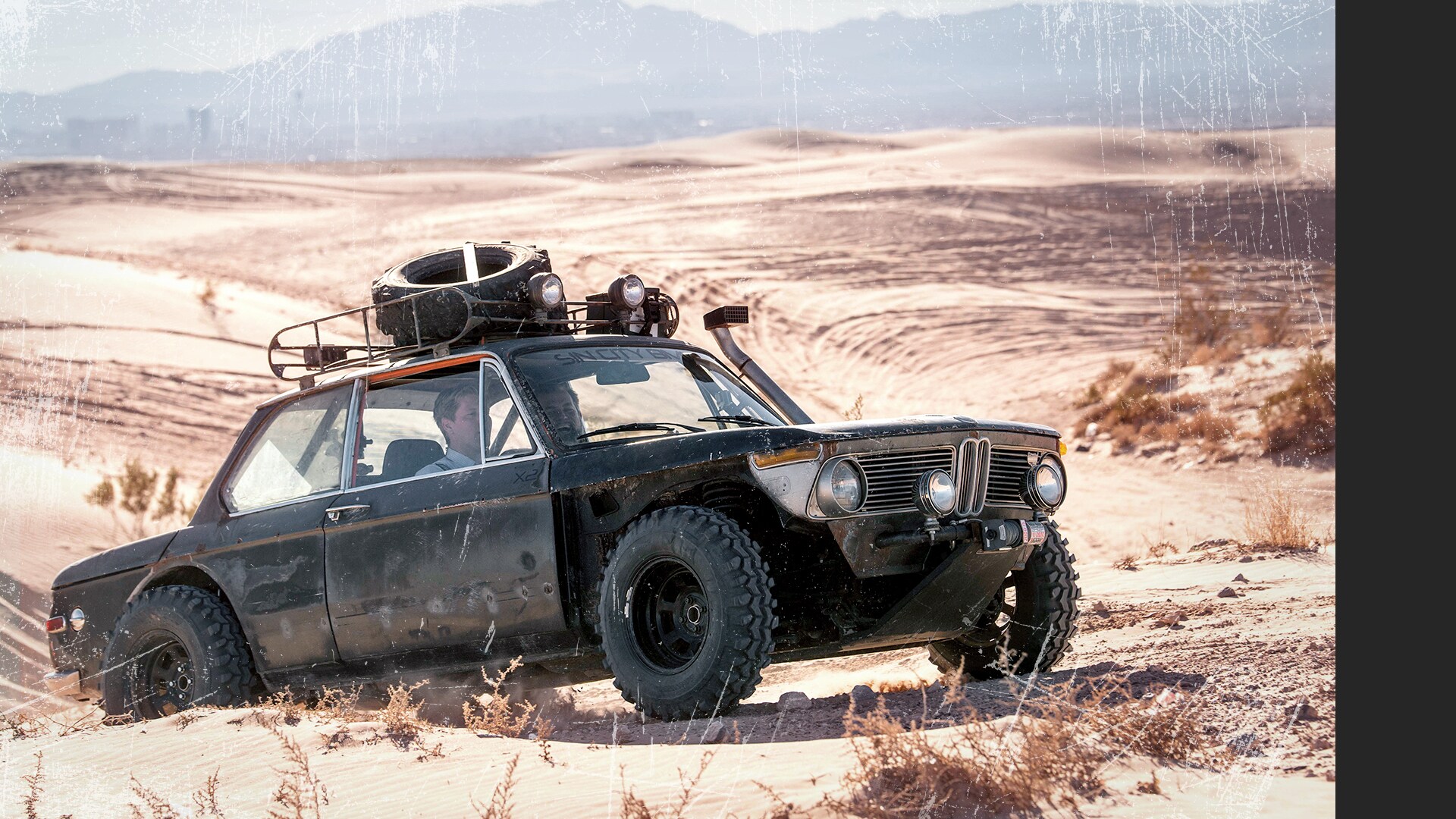 BMW 2002 Offroad nel deserto di Las Vegas