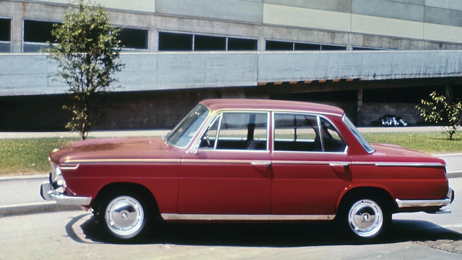 2000モデルで最もパワフルなtiiは130 ps、当時としては驚異的でした。