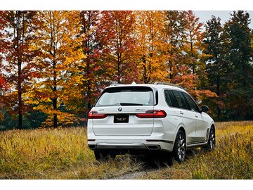 BMW X7 M50i バッグビュー