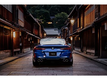 BMW M8クーペ バッグビュー