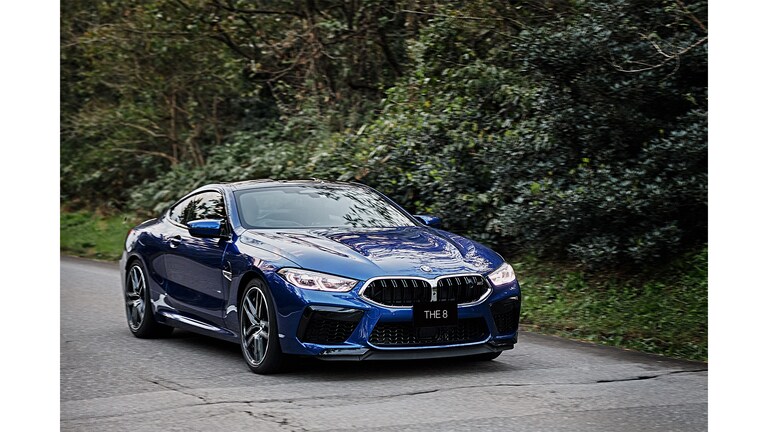BMW M8クーペ フロントビュー