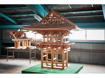 建築をする際には縮小版の模型をつくり、構造のチェックを行うこともある。
