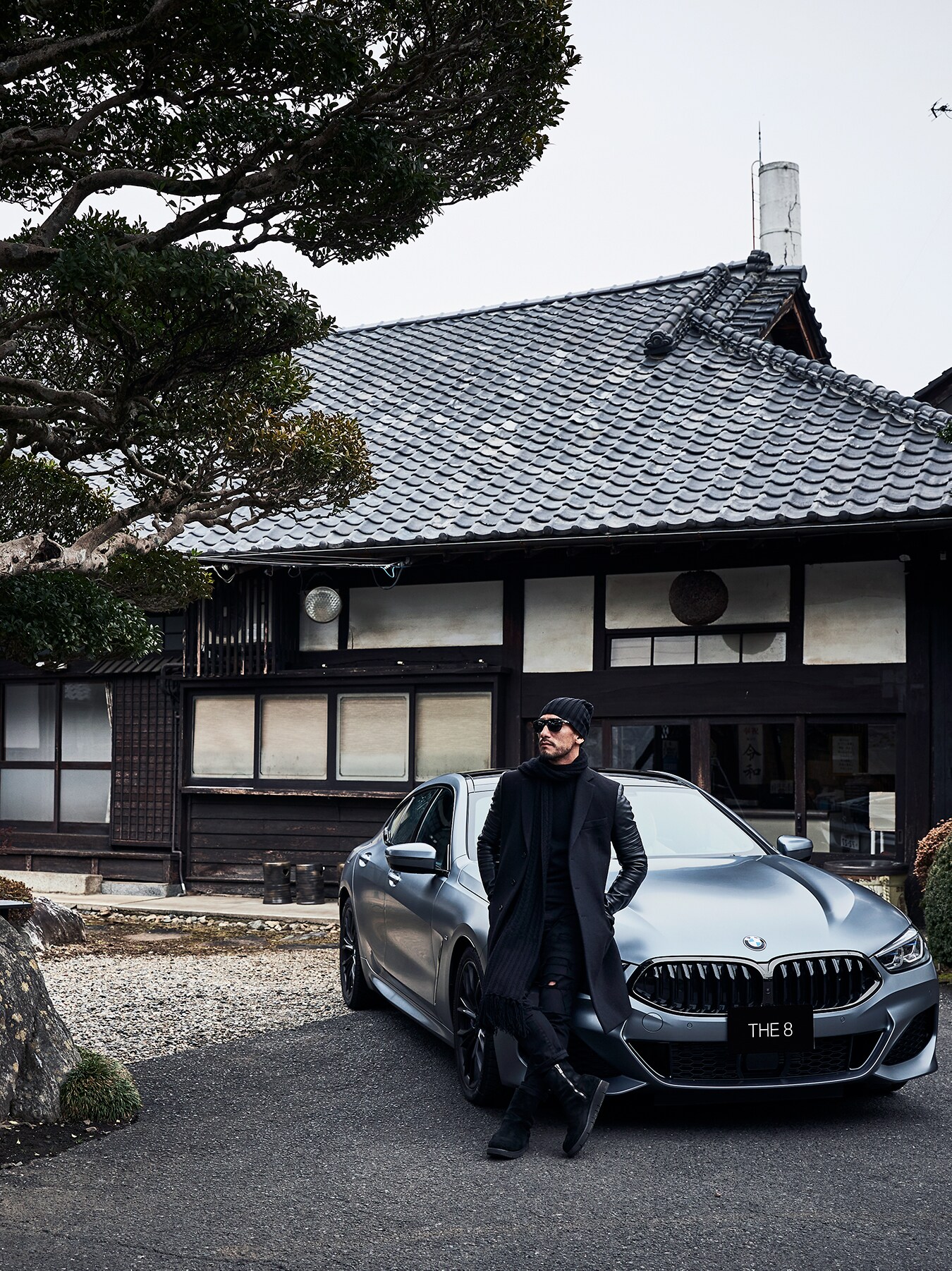 中田英寿が日本を旅する 大阪 聖徳太子の時代から続く 宮大工の技術と思い Bmw Com Japan 中田英寿が日本を旅する 大阪 聖徳太子の時代から続く 宮大工の技術と思い Bmw Com Japan