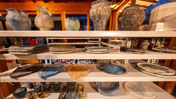 ガラス鋳造の技法を展開させた熊谷峻さんの作品