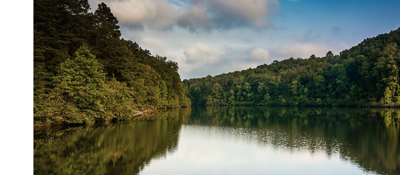 En medio del Parque estatal Table Rock se encuentra el idílico lago Oolenoy.