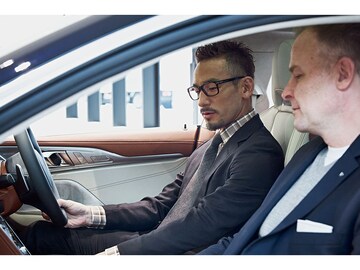 中田英寿とBMW JAPANクリスチャン・ヴィードマン社長