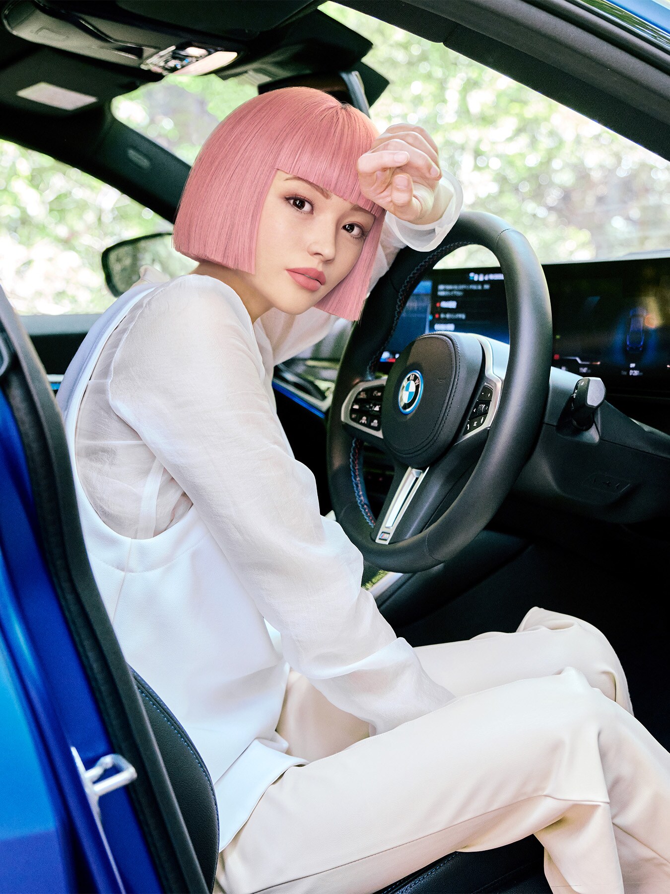 Le mannequin virtuel Imma se rend chez Kenichi Sasakawa