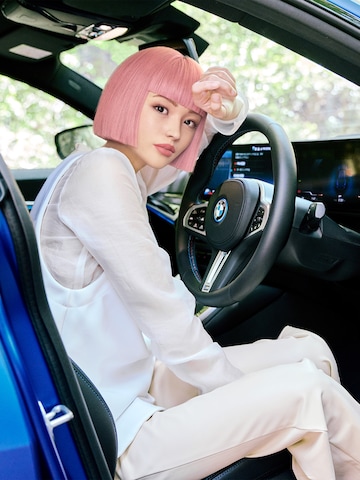 Virtual model Imma visits Kenichi Sasakawa