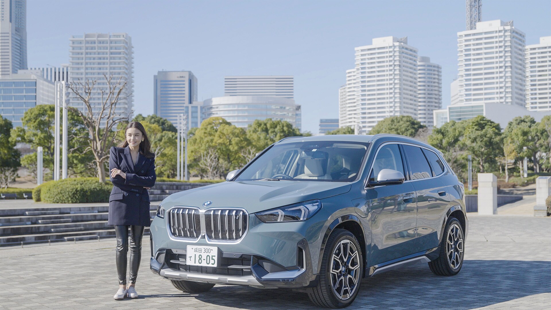 ニューBMW iX1の魅力と、彼女のJOY。