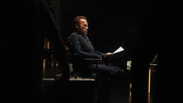 Arnold Schwarzenegger and the BMW i Vision Dee | BMW.com