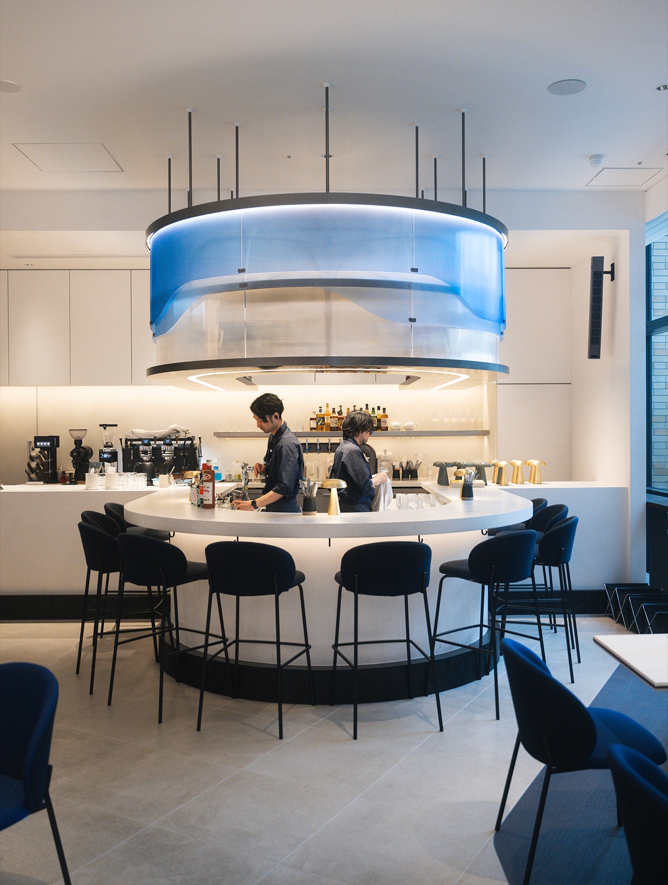 CAFÉ & BAR B