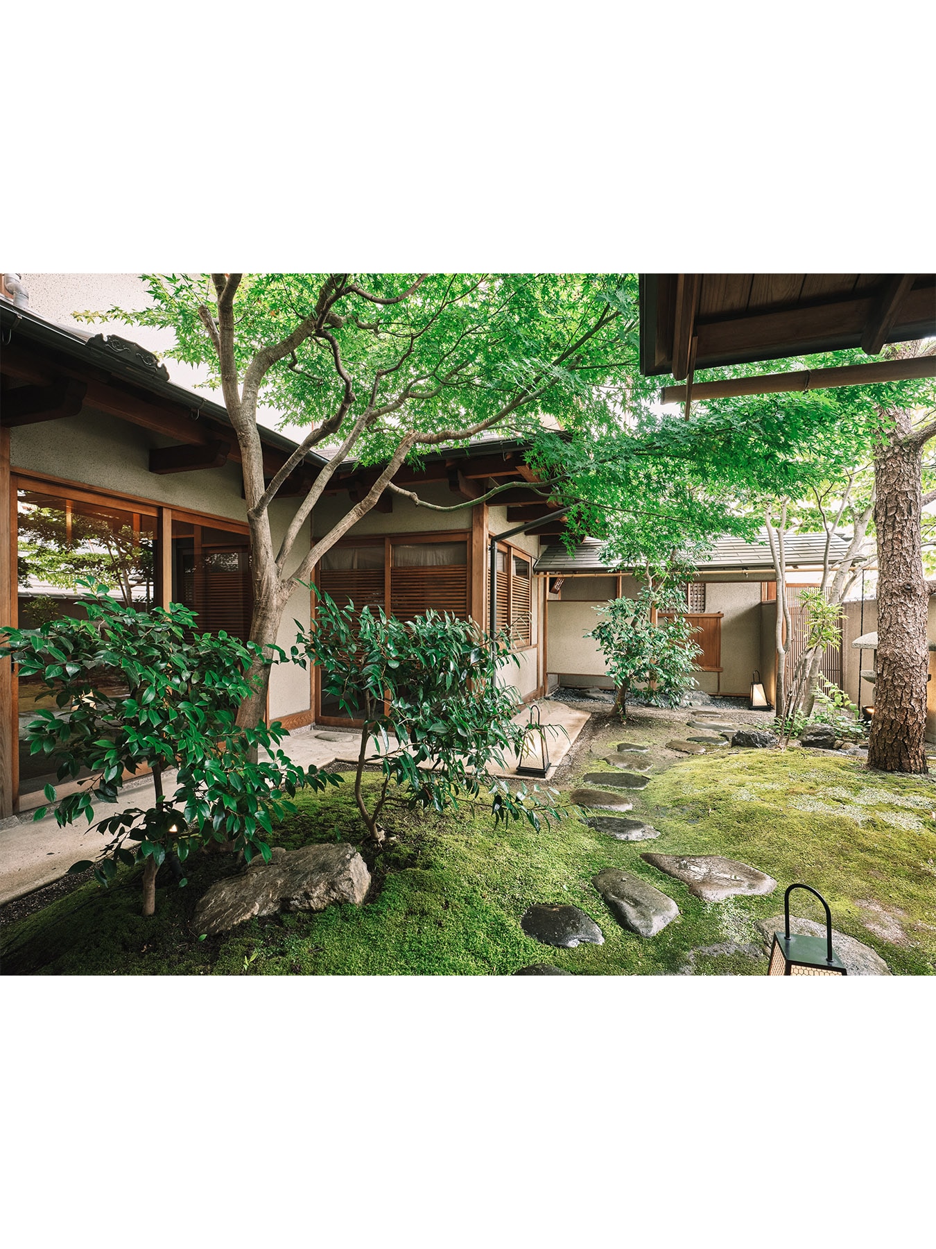 The Kashiwaya restaurant defines culinary luxury as a unique experience and the pleasure of conscientious enjoyment.