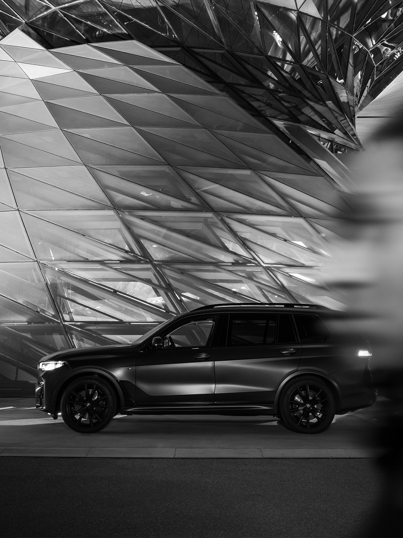 BMW X7 Dark Shadow Edition